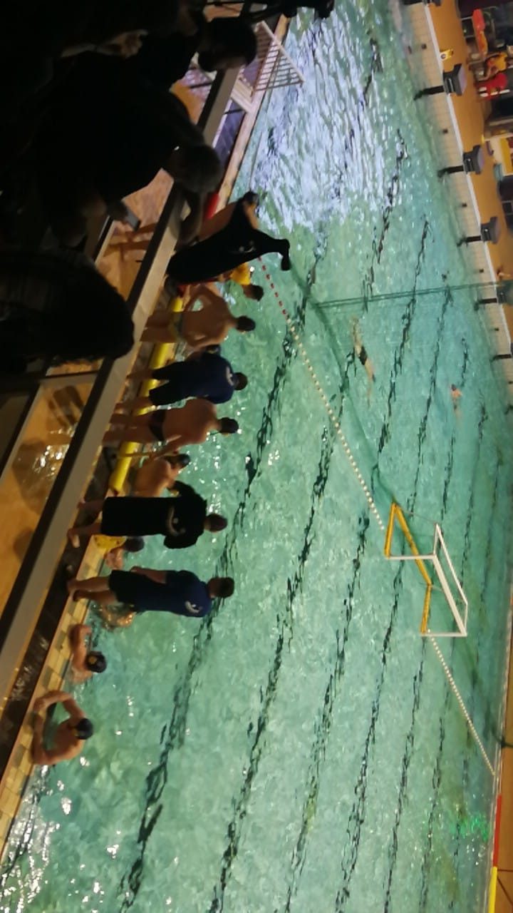 Muži KVP vedou v polovině zápasu nad Kometou Brno 10:6 🤽‍♂️🤽‍♂️