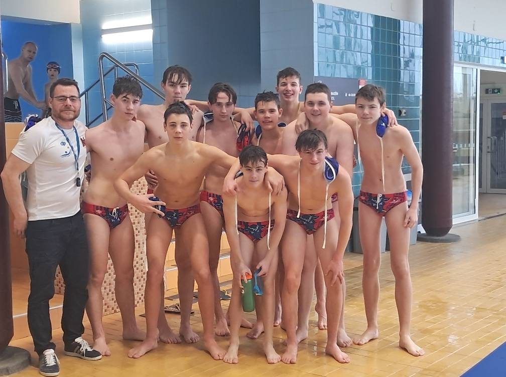 U16